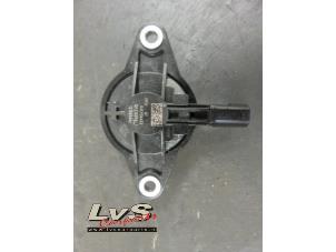 Gebruikte Sensor Nokkenas Volkswagen Golf VII Variant (AUVV) 1.4 TGI 16V Prijs € 29,00 Margeregeling aangeboden door LvS Carparts