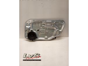 Gebruikte Ruitmechaniek 4Deurs rechts-voor Volvo V50 (MW) 1.6 D2 16V Prijs € 32,00 Margeregeling aangeboden door LvS Carparts