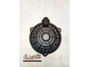 Gebruikte Chaufage Ventilatiemotor Hyundai i10 (F5) 1.2i 16V Prijs € 20,00 Margeregeling aangeboden door LvS Carparts