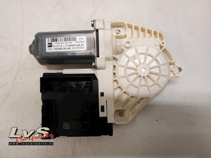 Seat Leon Door window motor