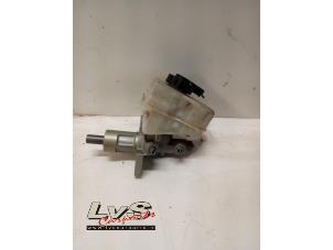 Gebruikte Hoofdremcilinder BMW 3 serie (E90) 330Xd 24V Prijs € 8,00 Margeregeling aangeboden door LvS Carparts