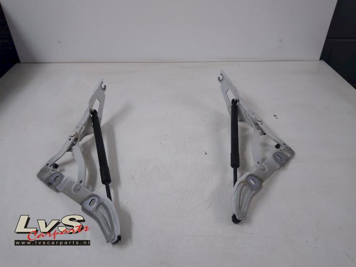 BMW 3-Serie Set of gas struts for boot