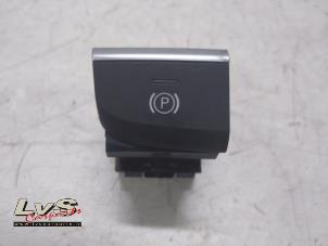 Gebruikte Schakelaar handrem Audi S3 Sportback (8VA/8VF) 2.0 T FSI 16V Prijs € 20,00 Margeregeling aangeboden door LvS Carparts