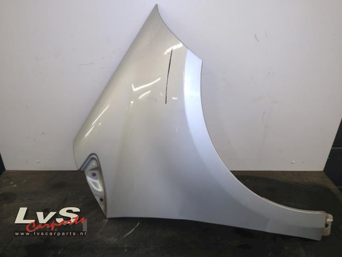 Mercedes A-Klasse Front wing, right