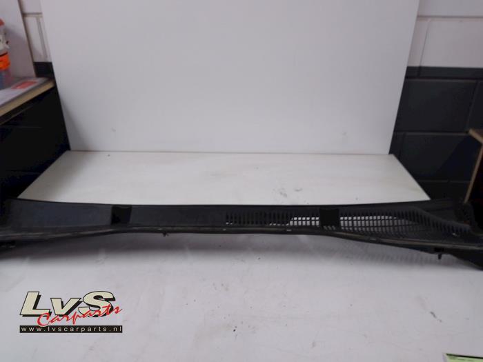 Subaru Outback Cowl top grille