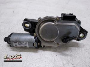 Gebruikte Ruitenwisserarm achter Volkswagen Caddy III (2KA,2KH,2CA,2CH) 2.0 SDI Prijs € 16,00 Margeregeling aangeboden door LvS Carparts