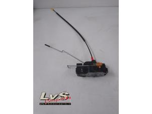 Gebruikte Slotmechaniek Portier 4Deurs rechts-voor Opel Astra J GTC (PD2/PF2) 2.0 16V Turbo OPC Prijs € 30,00 Margeregeling aangeboden door LvS Carparts