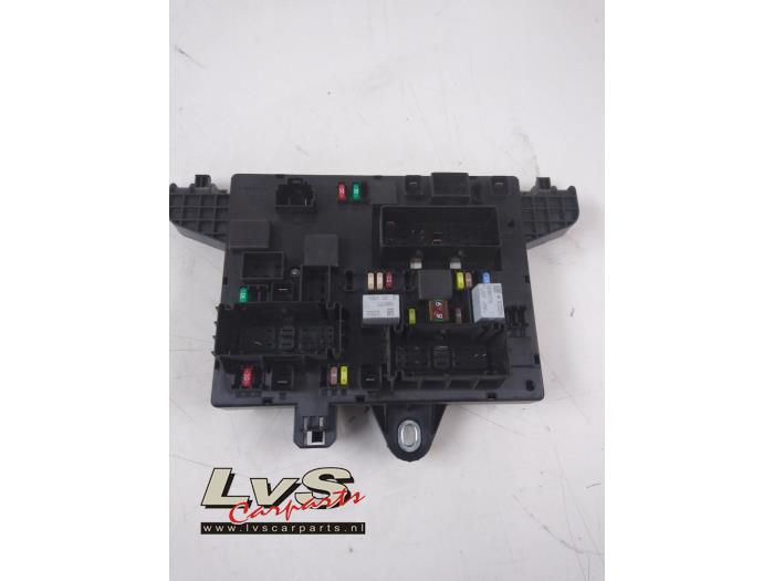 Opel Astra Fuse box