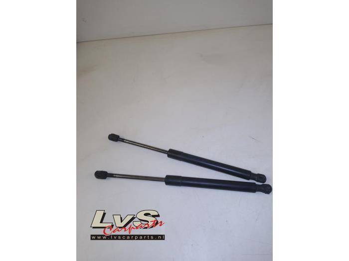 Kia Cee'D Set of gas struts for boot