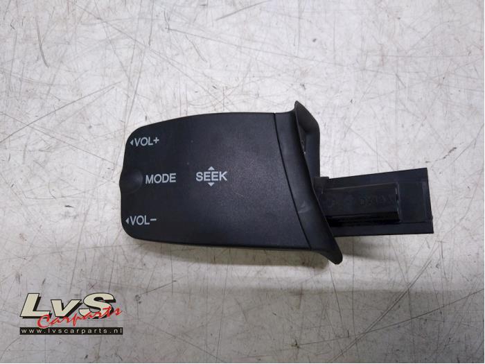 Ford Transit Connect Steering wheel mounted radio control