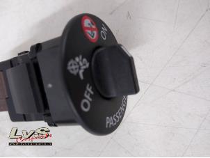 Gebruikte Airbag Slot Renault Clio IV (5R) 1.2 16V GPL Prijs € 20,00 Margeregeling aangeboden door LvS Carparts