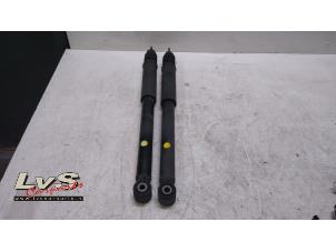 Gebruikte Schokdemper set Dacia Sandero II 1.0 Sce 12V Prijs € 40,00 Margeregeling aangeboden door LvS Carparts