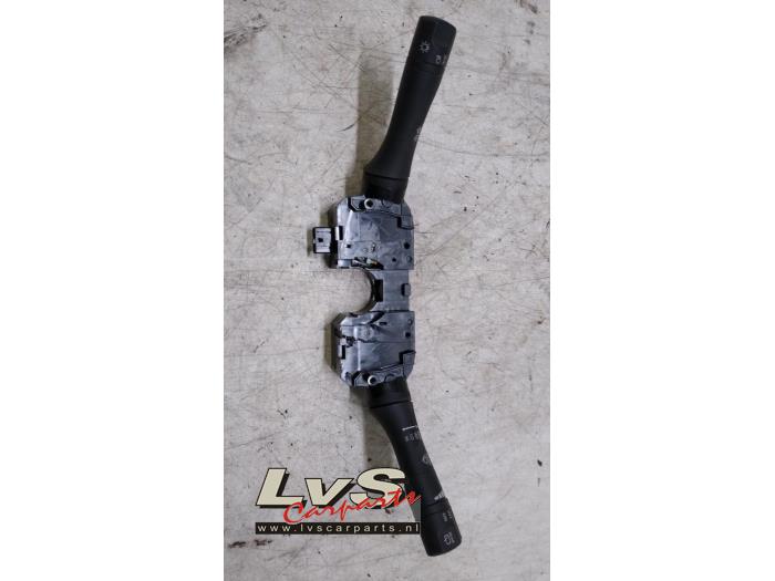 Nissan Juke Steering column stalk