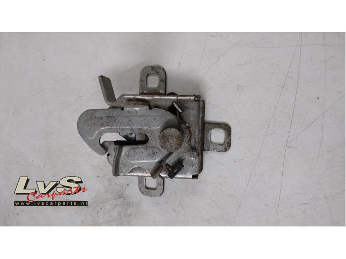 Fiat Doblo Bonnet lock mechanism