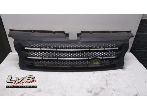 Gebruikte Grille Landrover Range Rover Sport (LS) 2.7 TDV6 24V Prijs € 55,00 Margeregeling aangeboden door LvS Carparts