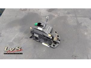 Gebruikte Selectiehendel automaat Landrover Range Rover Sport (LS) 2.7 TDV6 24V Prijs € 100,00 Margeregeling aangeboden door LvS Carparts