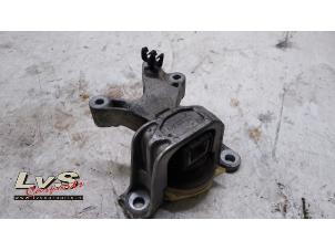 Gebruikte Motorrubber Renault Scénic III (JZ) 1.2 16V TCe 115 Energy Prijs € 25,00 Margeregeling aangeboden door LvS Carparts