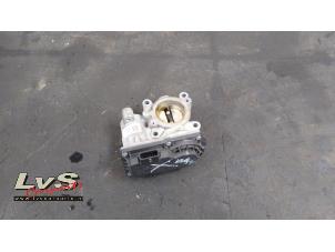 Gebruikte Gasklephuis Renault Scénic III (JZ) 1.2 16V TCe 115 Energy Prijs € 20,00 Margeregeling aangeboden door LvS Carparts
