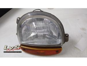 Gebruikte Rechter Koplamp Renault Twingo (C06) Prijs € 20,00 Margeregeling aangeboden door LvS Carparts