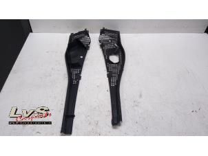 Gebruikte Paravan Dacia Logan MCV (KS) 1.6 16V Prijs € 20,00 Margeregeling aangeboden door LvS Carparts