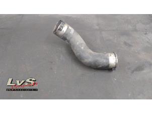 Gebruikte Intercooler Slang Mercedes E Estate (S212) E-200 CDI 16V BlueEfficiency,BlueTEC Prijs € 30,00 Margeregeling aangeboden door LvS Carparts