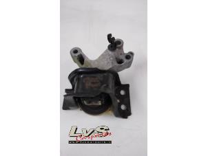 Gebruikte Motorsteun Renault Clio IV (5R) 1.2 TCE 16V GT EDC Prijs € 20,00 Margeregeling aangeboden door LvS Carparts