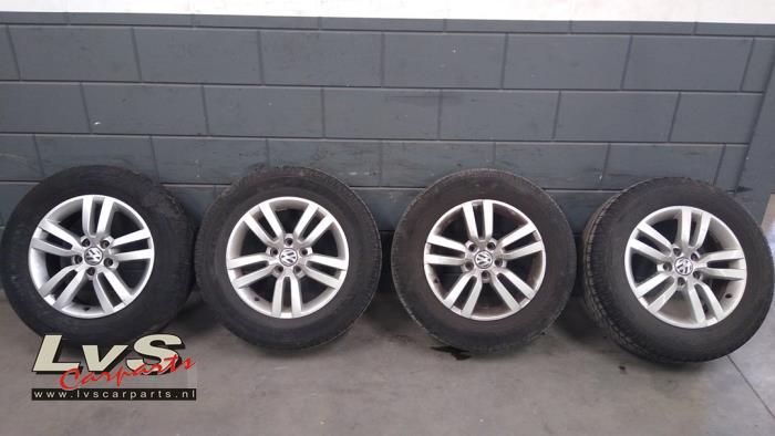 Volkswagen Tiguan Sport rims set + tires