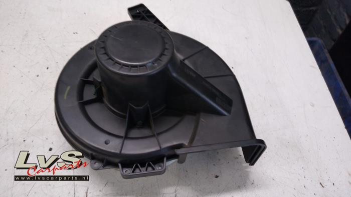 Volkswagen Fox Heating and ventilation fan motor