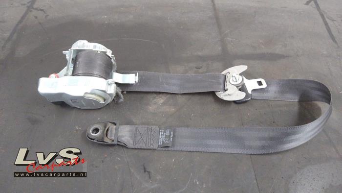 Hyundai IX55 Seatbelt tensioner, left