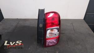 Gebruikte Achterlicht rechts Dacia Duster (HS) 1.5 dCi Prijs € 55,00 Margeregeling aangeboden door LvS Carparts
