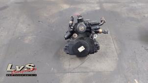 Gebruikte Hogedrukpomp Mercedes E (W212) E-220 CDI 16V BlueEfficiency,BlueTEC Prijs € 175,00 Margeregeling aangeboden door LvS Carparts