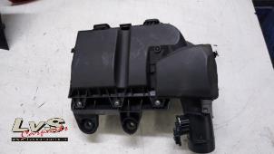 Gebruikte Luchtfilterhuis Peugeot 2008 (CU) 1.5 BlueHDi 100 Prijs € 40,00 Margeregeling aangeboden door LvS Carparts