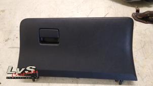Gebruikte Dashboardkastje Toyota Yaris III (P13) 1.33 16V Dual VVT-I Prijs € 30,00 Margeregeling aangeboden door LvS Carparts