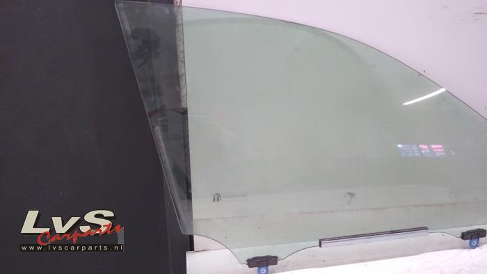 Deurruit 4Deurs rechts-voor van een Lexus IS (E3) 300h 2.5 16V 2014