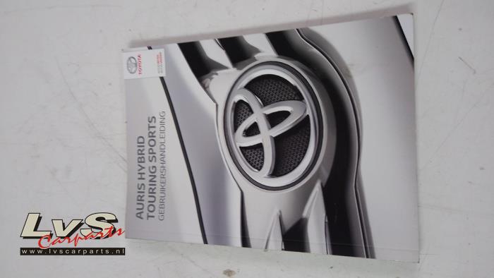 Toyota Auris Instruction Booklet