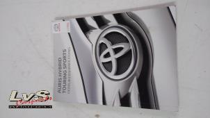 Gebruikte Instructie Boekje Toyota Auris Touring Sports (E18) 1.8 16V Hybrid Prijs € 35,00 Margeregeling aangeboden door LvS Carparts