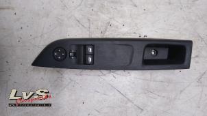 Gebruikte Combischakelaar ramen Opel Corsa F (UB/UH/UP) 1.2 12V 75 Prijs € 79,00 Margeregeling aangeboden door LvS Carparts