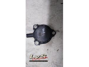 Gebruikte Nokkenas Sensor Mercedes C (W205) C-180 1.6 16V Prijs € 20,00 Margeregeling aangeboden door LvS Carparts