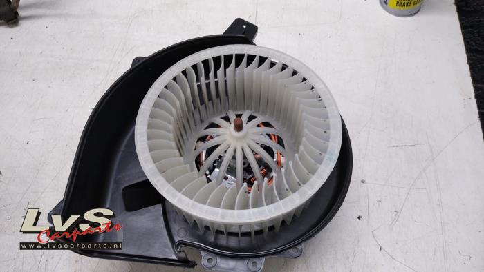 Volkswagen Polo Heating and ventilation fan motor