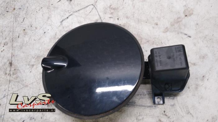 Opel Corsa Tank Klep