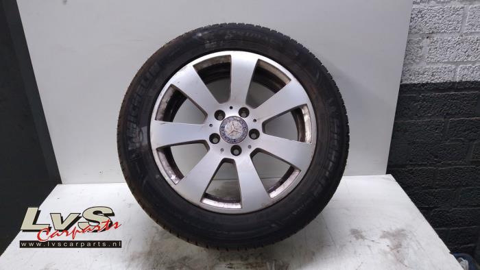 Mercedes C-Klasse Wheel + tyre