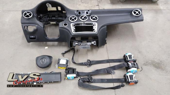 Mercedes A-Klasse Airbag set + dashboard