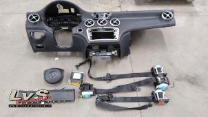 Gebruikte Airbag set + dashboard Mercedes A (W176) 1.5 A-180 CDI, A-180d 16V Prijs € 700,00 Margeregeling aangeboden door LvS Carparts