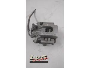 Gebruikte Remklauw (Tang) rechts-achter Opel Corsa F (UB/UH/UP) 1.2 Turbo 12V 100 Prijs € 110,00 Margeregeling aangeboden door LvS Carparts