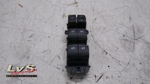 Gebruikte Schakelaar Elektrisch Raam Toyota C-HR (X1,X5) 1.8 16V Hybrid Prijs € 50,00 Margeregeling aangeboden door LvS Carparts