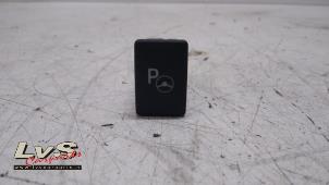 Gebruikte Schakelaar Toyota C-HR (X1,X5) 1.8 16V Hybrid Prijs € 19,99 Margeregeling aangeboden door LvS Carparts