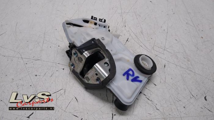 Peugeot 108 Front door lock mechanism 4-door, right