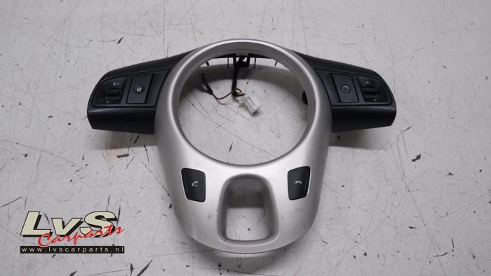 Kia Venga Steering wheel mounted radio control