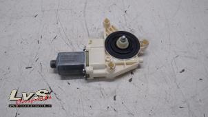 Gebruikte Motor electrisch raam Mercedes E Estate (S212) E-220 CDI 16V BlueEfficiency,BlueTEC Prijs € 20,00 Margeregeling aangeboden door LvS Carparts