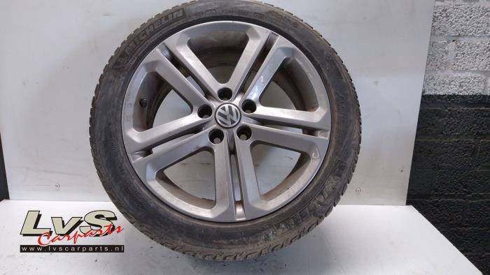 Volkswagen Polo Wheel + winter tyre